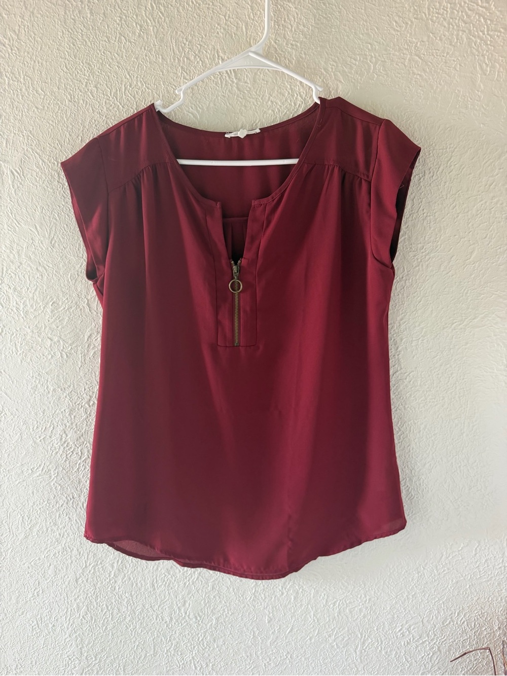 Women's Burgundy Zip-Front Cap Sleeve Top